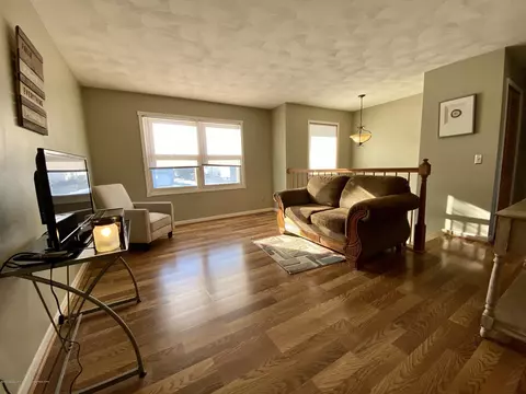 409 Jade Dr, Lansing, MI 48917 photo 9