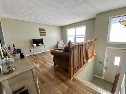 409 Jade Dr, Lansing, MI 48917 photo 8