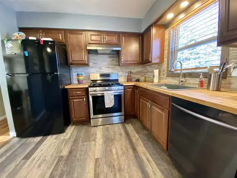 409 Jade Dr, Lansing, MI 48917 photo 7