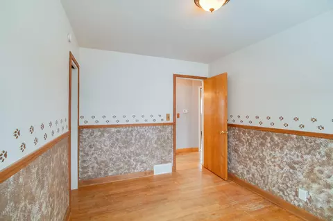2121 Dillingham Ave, Lansing, MI 48906 photo 12