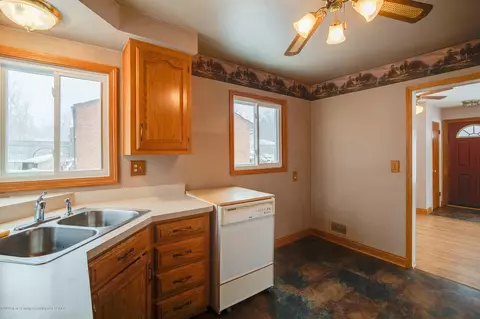 2121 Dillingham Ave, Lansing, MI 48906 photo 7