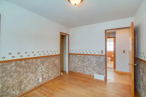 2121 Dillingham Ave, Lansing, MI 48906 photo 11