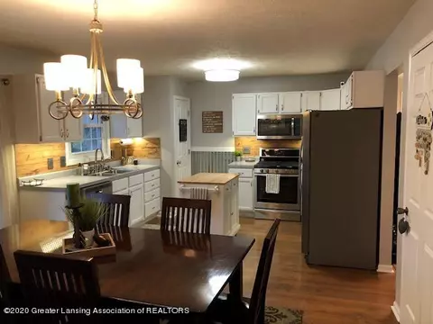 6376 Pleasant River Dr, Dimondale, MI 48821 photo 11