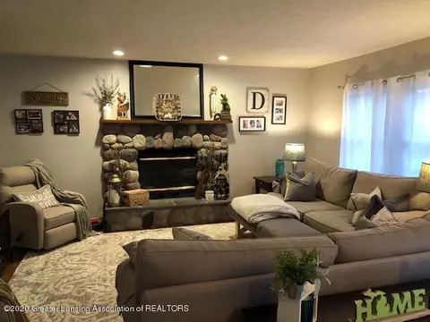 6376 Pleasant River Dr, Dimondale, MI 48821 photo 9