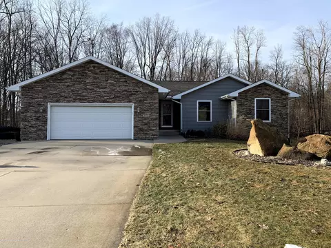 8773 Jacaranda Dr, Dimondale, MI 48821 photo 1