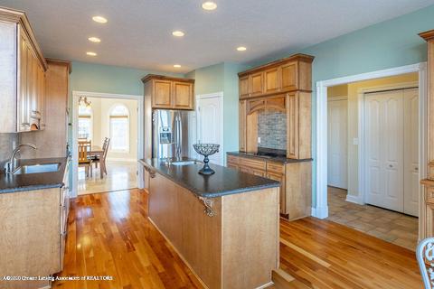 4270 Lavender Ln, Dewitt, MI 48820 photo 14