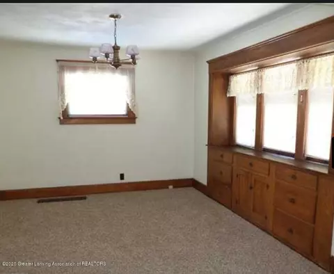 211 Black Ct, Lansing, MI 48906 photo 7