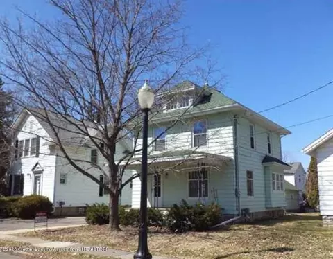 211 Black Ct, Lansing, MI 48906 photo 1