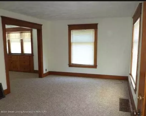 211 Black Ct, Lansing, MI 48906 photo 6