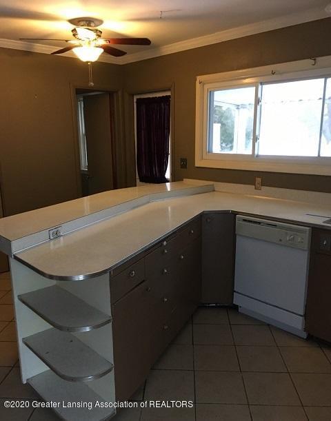 2237 E Libbie Dr, Lansing, MI 48917 photo 9