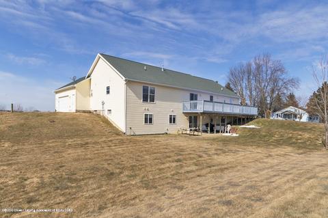 9555 M-52, Perry, MI 48872 photo 3