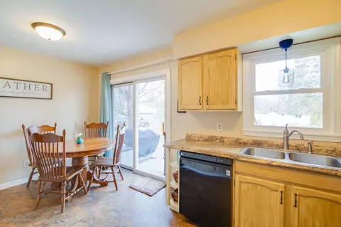 1925 Dean Ave, Holt, MI 48842 photo 6