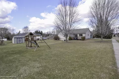 5190 Sleight Rd, Bath, MI 48808 photo 2