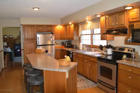 7021 E Howe Rd, Bath, MI 48808 photo 9