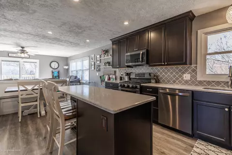 13346 Wood Rd, Bath, MI 48808 photo 4
