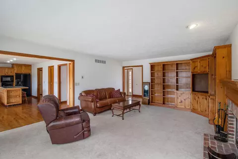 11601 Center Rd, Bath, MI 48808 photo 5