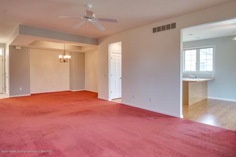 8632 Jacaranda Dr, Dimondale, MI 48821 photo 5
