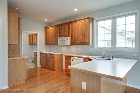 8632 Jacaranda Dr, Dimondale, MI 48821 photo 6