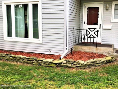 112 E Shaw St, Charlotte, MI 48813 photo 4