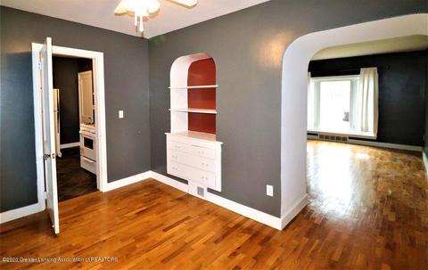 112 E Shaw St, Charlotte, MI 48813 photo 5