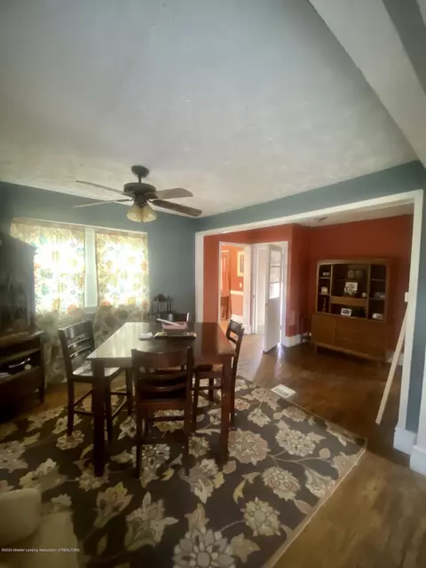 1018 Maycroft, Lansing, MI 48917 photo 8