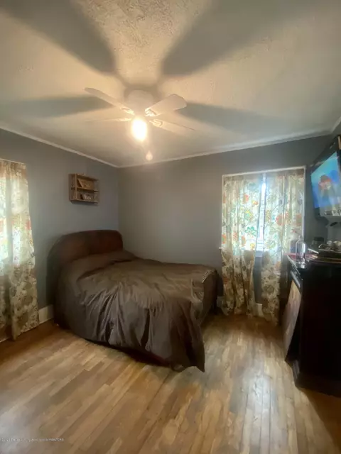 1018 Maycroft, Lansing, MI 48917 photo 14