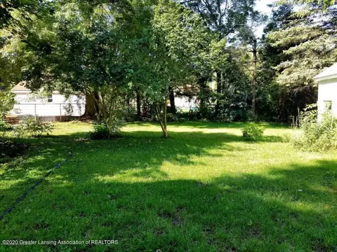 402 White St, Williamston, MI 48895 photo 3