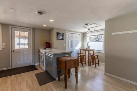 907 Pine St, Dewitt, MI 48820 photo 8