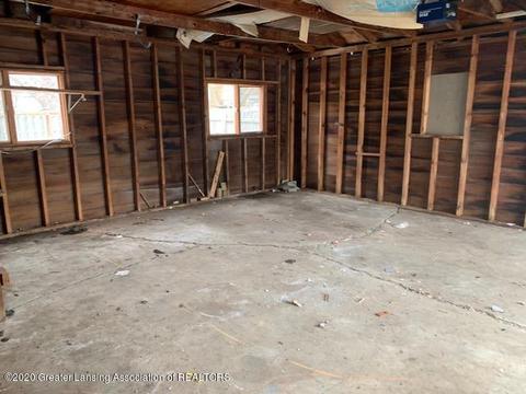 805 E King St, Owosso, MI 48867 photo 6