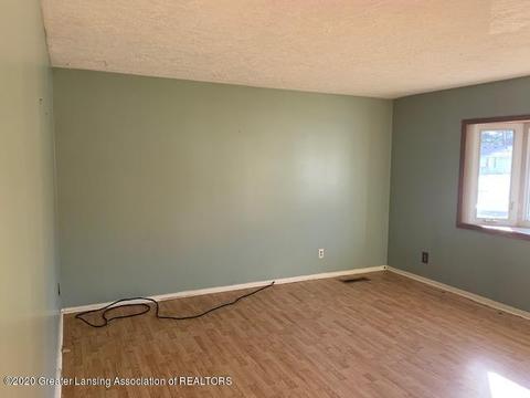 805 E King St, Owosso, MI 48867 photo 7