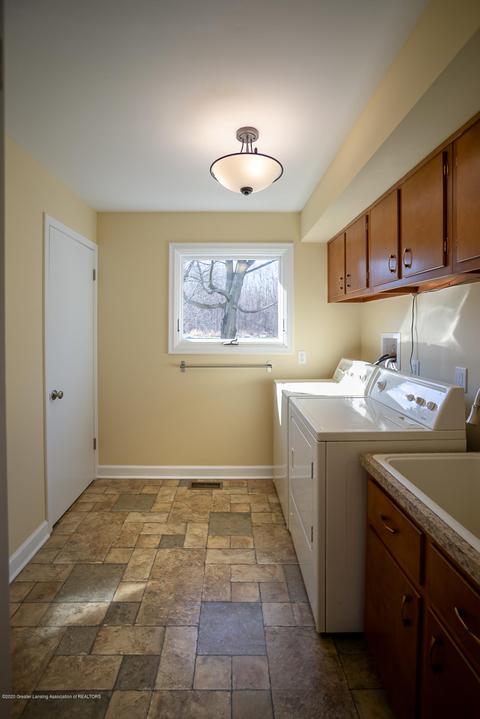 2417 Pine Tree Rd, Holt, MI 48842 photo 21