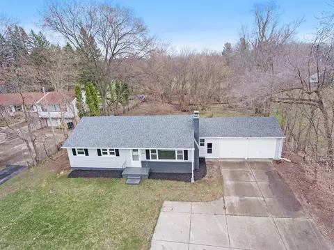2841 Aurelius Rd, Lansing, MI 48910 photo 2