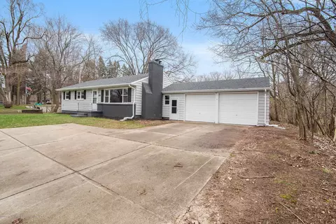 2841 Aurelius Rd, Lansing, MI 48910 photo 4