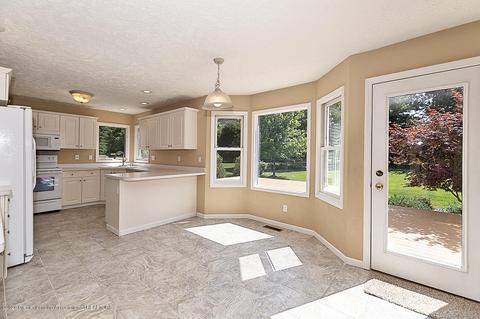 13089 Primrose Ln, Dewitt, MI 48820 photo 10
