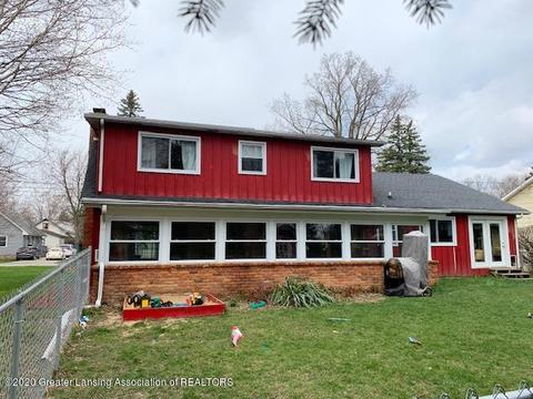 204 E Oak St, Saint Johns, MI 48879 photo 3