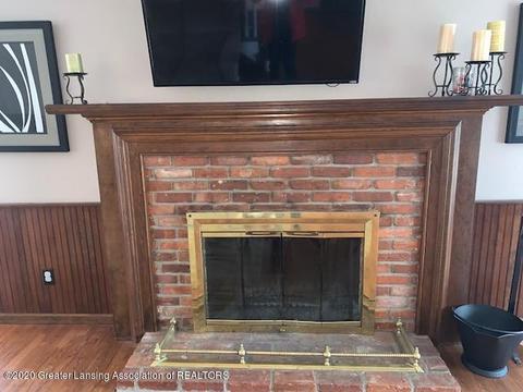 204 E Oak St, Saint Johns, MI 48879 photo 4