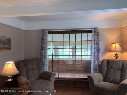 204 E Oak St, Saint Johns, MI 48879 photo 5