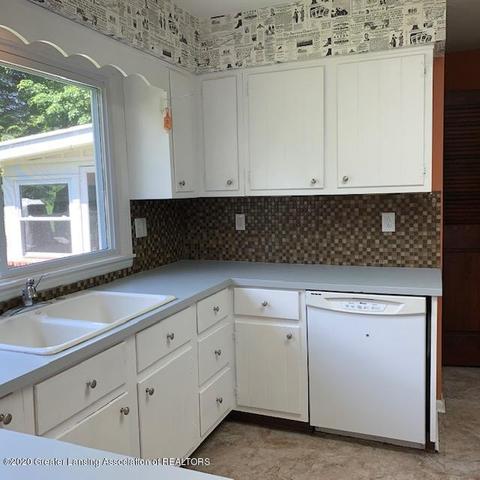 204 E Oak St, Saint Johns, MI 48879 photo 12