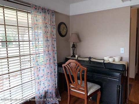 204 E Oak St, Saint Johns, MI 48879 photo 7