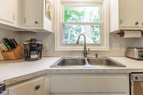 5835 Green Rd, Haslett, MI 48840 photo 20