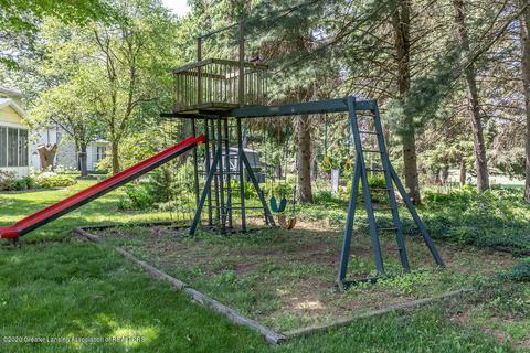 5835 Green Rd, Haslett, MI 48840 photo 8