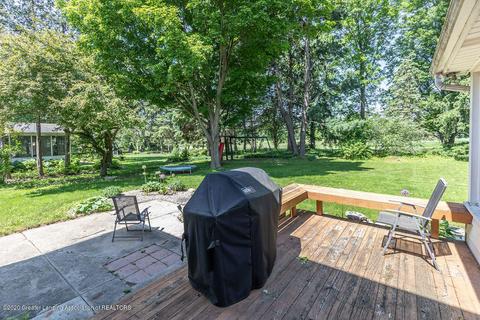 5835 Green Rd, Haslett, MI 48840 photo 5