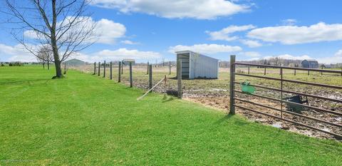 7910 S Francis Rd, Dewitt, MI 48820 photo 4