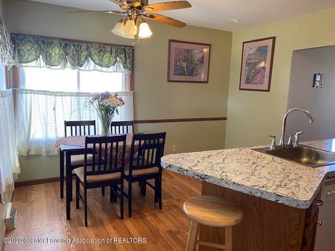 319 N Logan St, Dewitt, MI 48820 photo 9