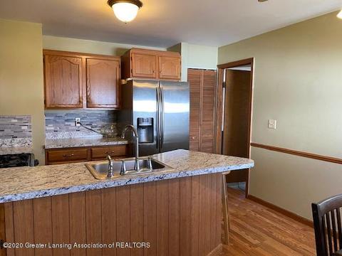 319 N Logan St, Dewitt, MI 48820 photo 7
