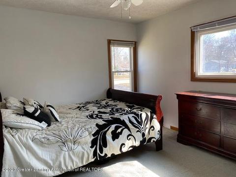 319 N Logan St, Dewitt, MI 48820 photo 10