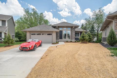 16976 Willowbrook Dr, Haslett, MI 48840 photo 2