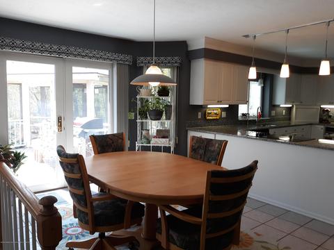 3895 Camperdown Dr, Lansing, MI 48911 photo 4