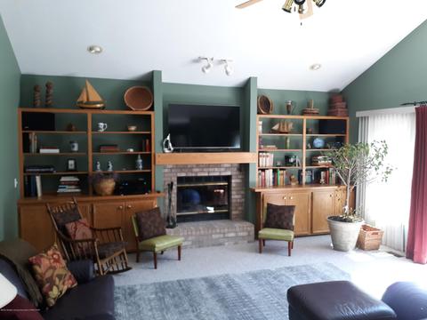 3895 Camperdown Dr, Lansing, MI 48911 photo 2