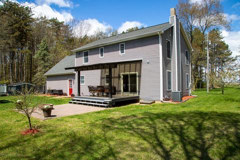 7553 W Polk Rd, Sumner, MI 48889 photo 3